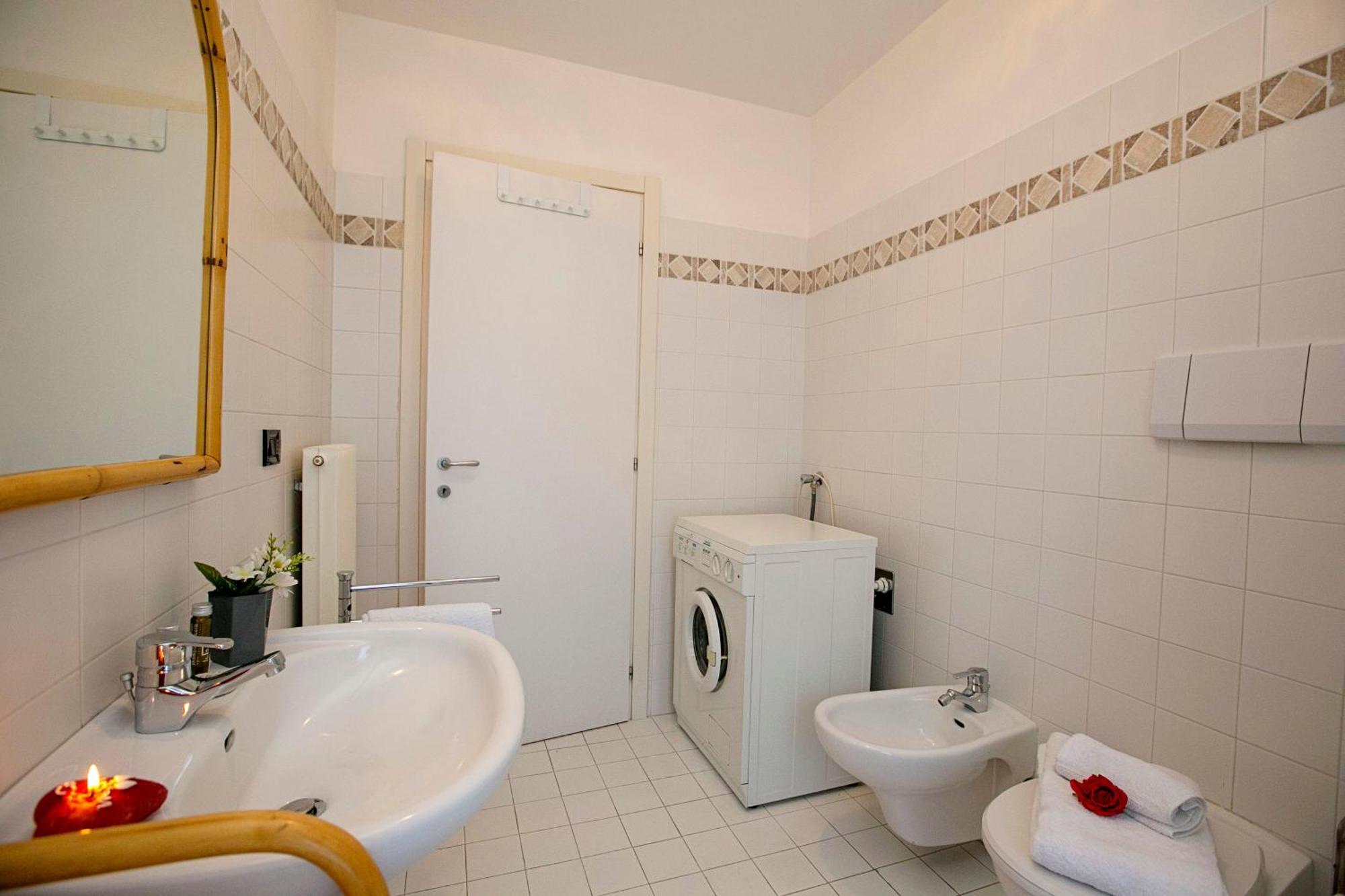 Appartamento Lara - Happy Rentals Riva del Garda Exterior foto